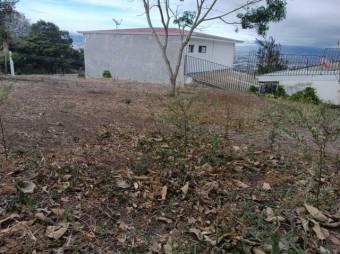 Se vende lote de 553m2 en las montañas de Escazú 24-1299