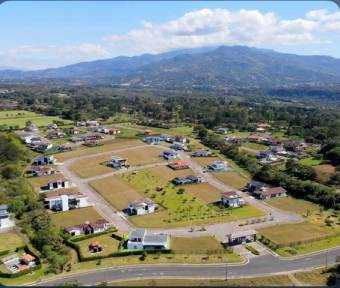 Se vende lote de 690m2 en condominio de Guácima en Alajuela 24-1807