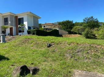 Se vende lote de 747m2 en condominio de Brasil de Santa Ana 24-117