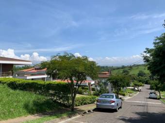 Se vende lote de 758m2 en condominio de Guácima en Alajuela 24-18