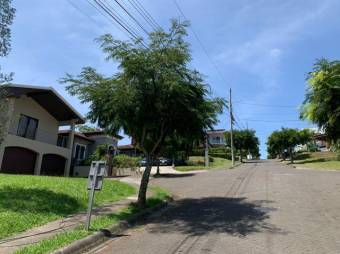 Se vende lote de 758m2 en condominio de Guácima en Alajuela 24-18