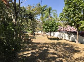 Se vende lote de 787m2 en La Garita de Alajuela 24-1383