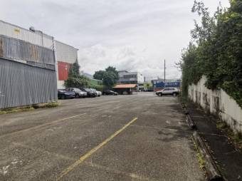 Se vende lote de 800m2 con uso de suelo comercial en San José Centro 23-1717