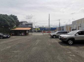 Se vende lote de 800m2 con uso de suelo comercial en San José Centro 23-1717