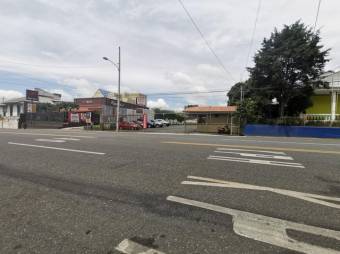 Se vende lote de 800m2 con uso de suelo comercial en San José Centro 23-1717