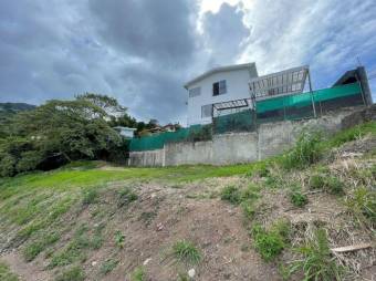 Se vende lote de 809m2 en Altos de Carrizal de Escazú 24-560