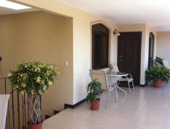 Vendo propiedad con 4 Apartamentos en Residencial el Rey Alajuela