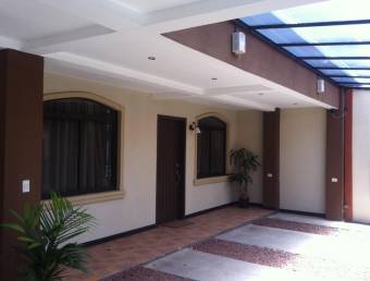 Vendo propiedad con 4 Apartamentos en Residencial el Rey Alajuela