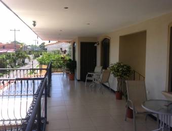 Vendo propiedad con 4 Apartamentos en Residencial el Rey Alajuela