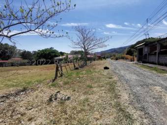 Se vende amplio lote de 1,043m2 en Piedades de Santa Ana 24-124