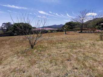 Se vende amplio lote de 1,043m2 en Piedades de Santa Ana 24-124