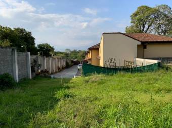 Se vende lote de 1,162m2 en Rio Oro de Santa Ana 24-1010