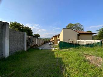 Se vende lote de 1,162m2 en Rio Oro de Santa Ana 24-1010