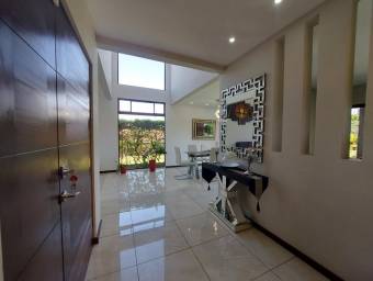 Venta de Casa en Guácima, Alajuela. RAH 24-1680