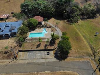 Se vende amplio lote con mas de 2,100m2 en residencial de Guácima en Alajuela 23-2332