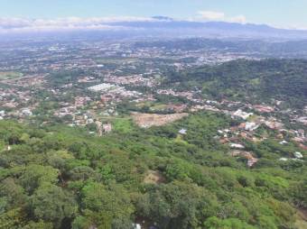 Se vende amplio lote con mas de 3,800m2 en Piedades de Santa Ana 24-1036