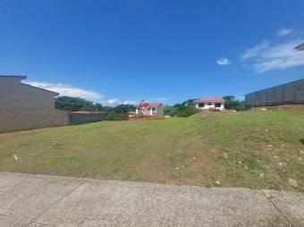 Se vende lote de 250m2 en exclusivo condominio de Guácima en Alajuela 24-1672