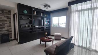 Se vende espacioso apartamento amoblado en condominio de Hatillo de San José 24-1867