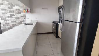 Se vende espacioso apartamento amoblado en condominio de Hatillo de San José 24-1867