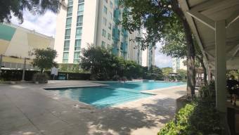 Se vende espacioso apartamento amoblado en condominio de Hatillo de San José 24-1867