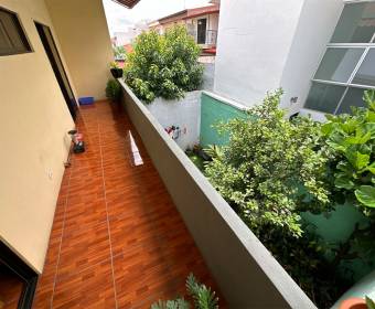 Casa a la venta en condominio Agua Clara en Alajuela.