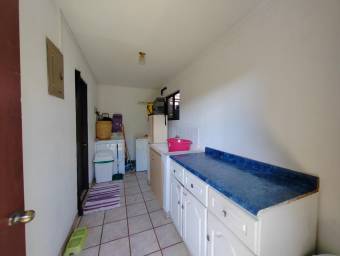 Venta de Casa en Pozos, Santa Ana. RAH 24-1471