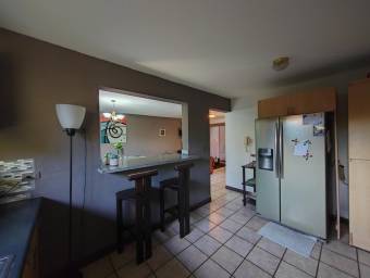 Venta de Casa en Pozos, Santa Ana. RAH 24-1471