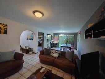 Venta de Casa en Pozos, Santa Ana. RAH 24-1471