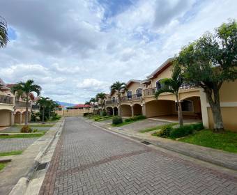 Casa a la venta en Purral de Goicoechea, San José. 