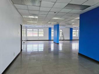 Se alquila amplio espacio de oficina de 410m2 en Curridabat de San José 24-1891