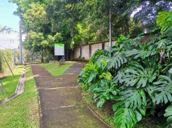 Se vende lote con 180m2 en condominio de Alajuela Centro 24-1900