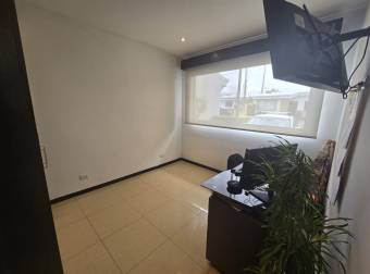 VENTA DE CASA CON AMPLIO PATIO EN CONDOMINIO MÁLAGA SANTA BÁRBARA