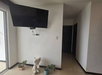 VENTA DE CASA CON AMPLIO PATIO EN CONDOMINIO MÁLAGA SANTA BÁRBARA