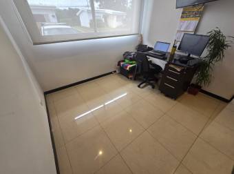 VENTA DE CASA CON AMPLIO PATIO EN CONDOMINIO MÁLAGA SANTA BÁRBARA