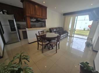 VENTA DE CASA CON AMPLIO PATIO EN CONDOMINIO MÁLAGA SANTA BÁRBARA