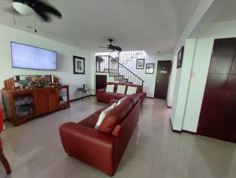 Venta de Casa en Pozos, Santa Ana. RAH 24-949