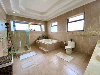 MLS-25-8 VENTA HERMOSA CASA LA UNION TRES RIOS PRECIO $ 675.000