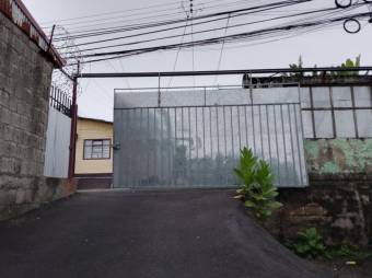 Se vende lote 221m2 con uso de suelo mixto en San Pedro de Montes de Oca 24-1898