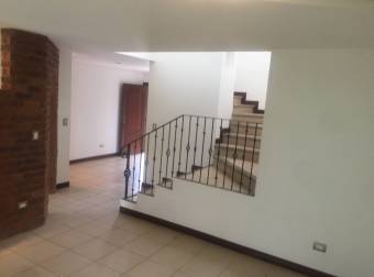 Se Vende Casa en Condominio Hacienda de la Ribera, Heredia