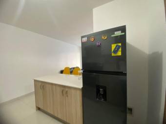 Se vende modernos apartamento en condominio de Piedades en Santa Ana 25-20