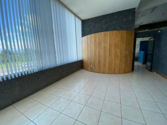 Se vende amplio local comercial con 4 oficinas en Uruca de Santa Ana 24-578, $ 180,000, 2, San José, Santa Ana