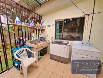 CASA CON 4 DORMITORIOS EN VENTA. DESAMPARADOS, ALAJUELA 