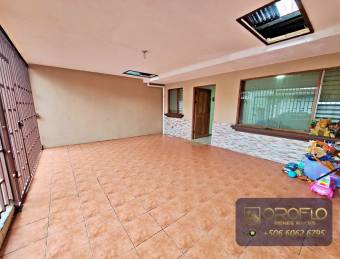 HOUSE WITH 4 BEDROOMS FOR SALE.  DESAMPARADOS OF ALAJUELA 