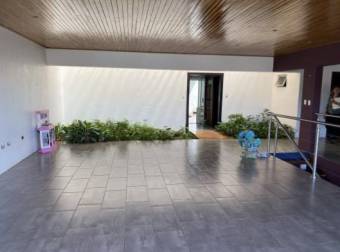 Se Vende Casa en Urbanización Palma Real Alajuela, Palmares