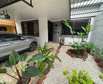 Casa a la venta en Residencial La Cataluña, Desamparados, Alajuela.