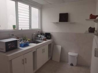 Se vende amplia propiedad con espacio de oficinas en Los Yoses de San José 23-1125, $ 290,000, 4, San José, San José