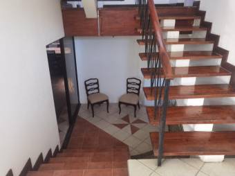 Se vende amplia propiedad con espacio de oficinas en Los Yoses de San José 23-1125, $ 290,000, 4, San José, San José