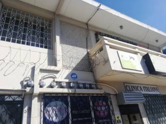 Se vende amplio local de 2 niveles con 6 consultorios en San José Centro 23-356, $ 350,000, 10, San José, San José