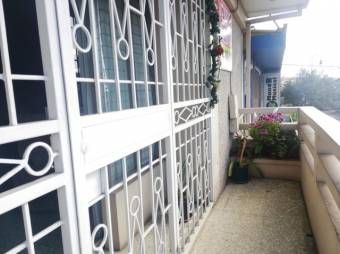 Se vende amplio local de 2 niveles con 6 consultorios en San José Centro 23-356, $ 350,000, 10, San José, San José