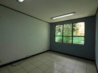 Se vende local comercial con 400m2 de construcción en Sabana de San José 23-2722, $ 380,000, 6, San José, San José